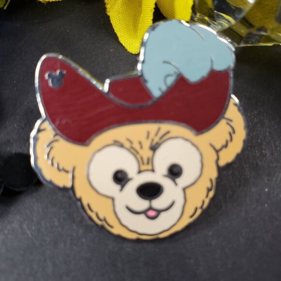 Disney Duffy Trading Pin Captain Hook Teddy Bear Hidden Mickey Lapel Pin Brooch - Picture 2 of 6